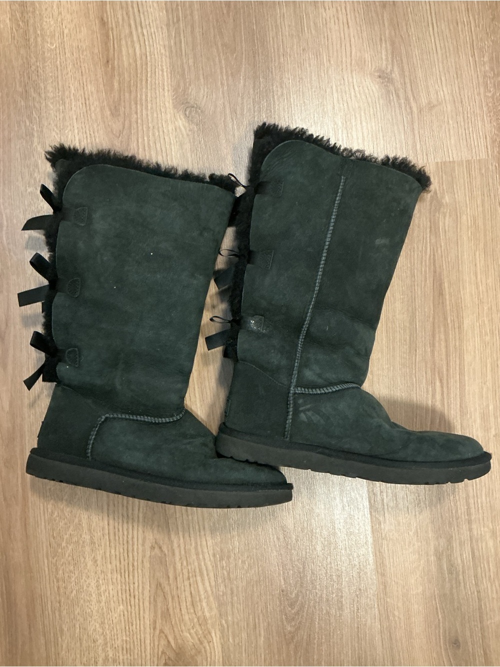 UGG Women's Bailey Bow size 10